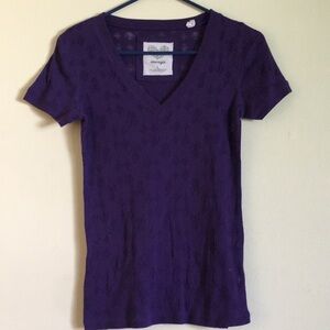 Energie Skull Pattern V-Neck T-shirt. Jr’s - Large.